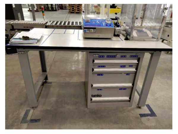 不銹鋼工作臺帶工具柜蘇州，專注品質，柜用十年【天金岡】