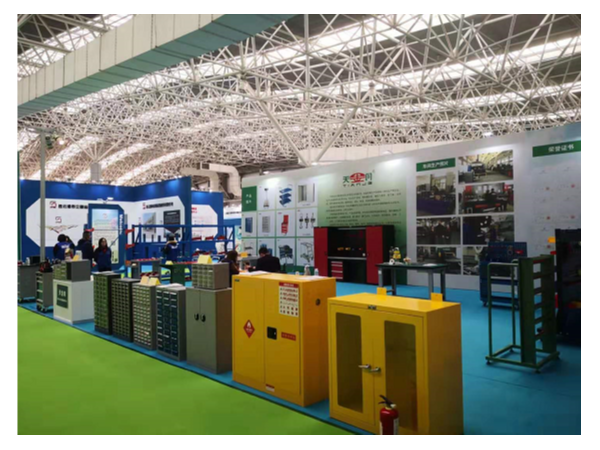 山東德州工具柜哪個好，安全把手和導軌是關鍵【天金岡】