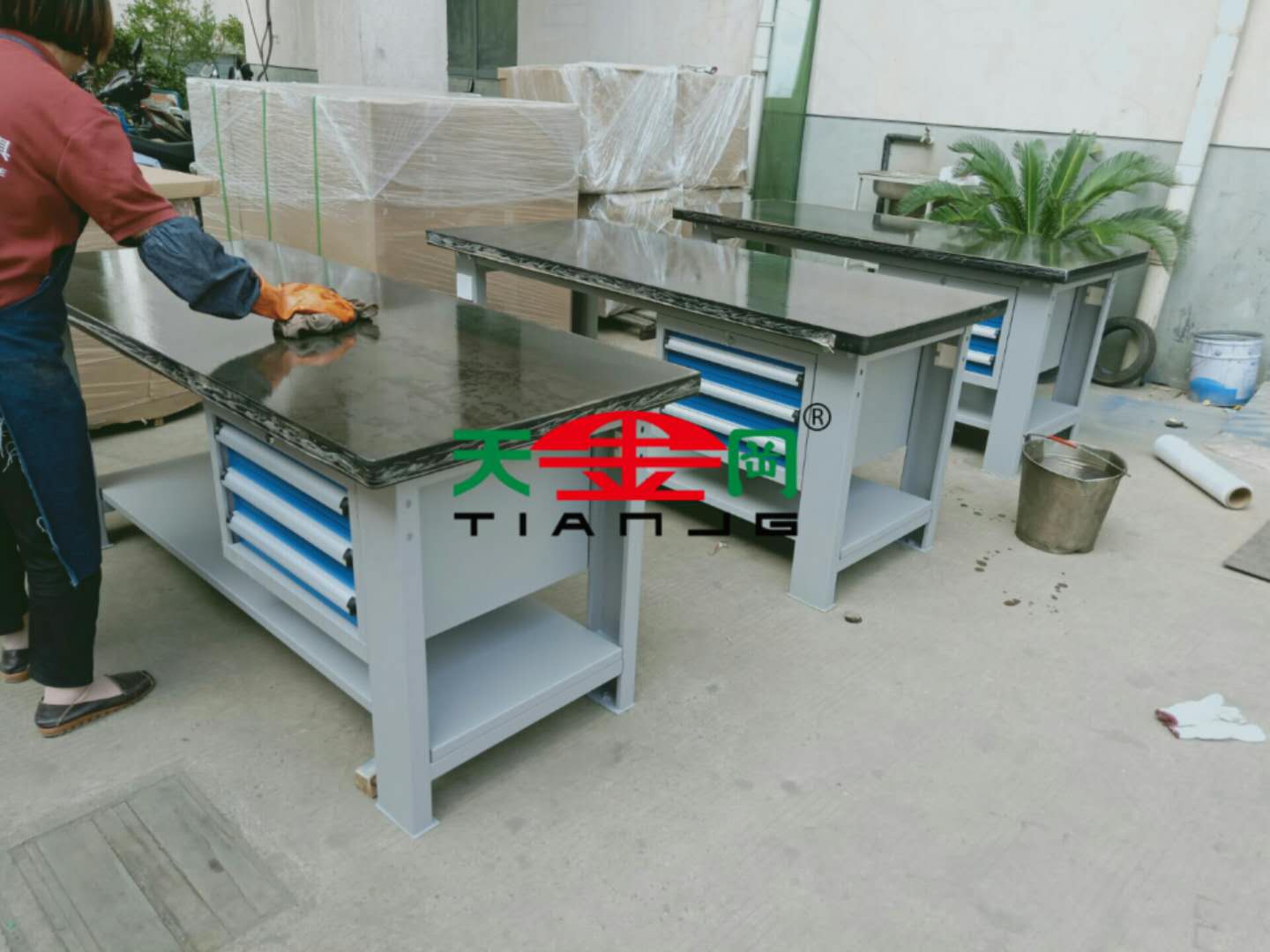 組裝車(chē)間操作臺(tái)【天金岡】