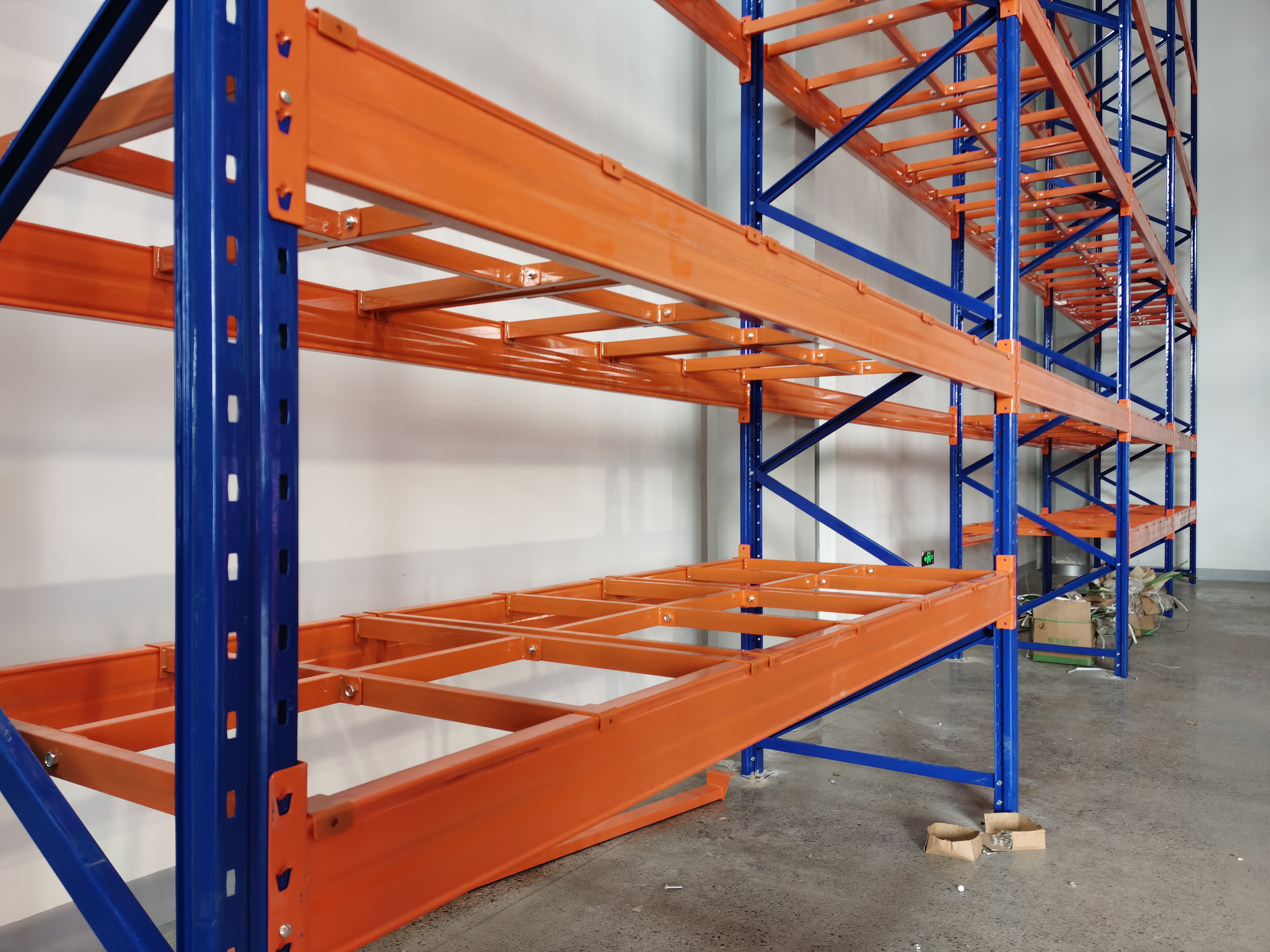 不銹鋼重型倉(cāng)儲(chǔ)貨架廠家