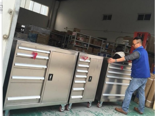 不銹鋼工具柜多少錢一個(gè)？【天金岡】