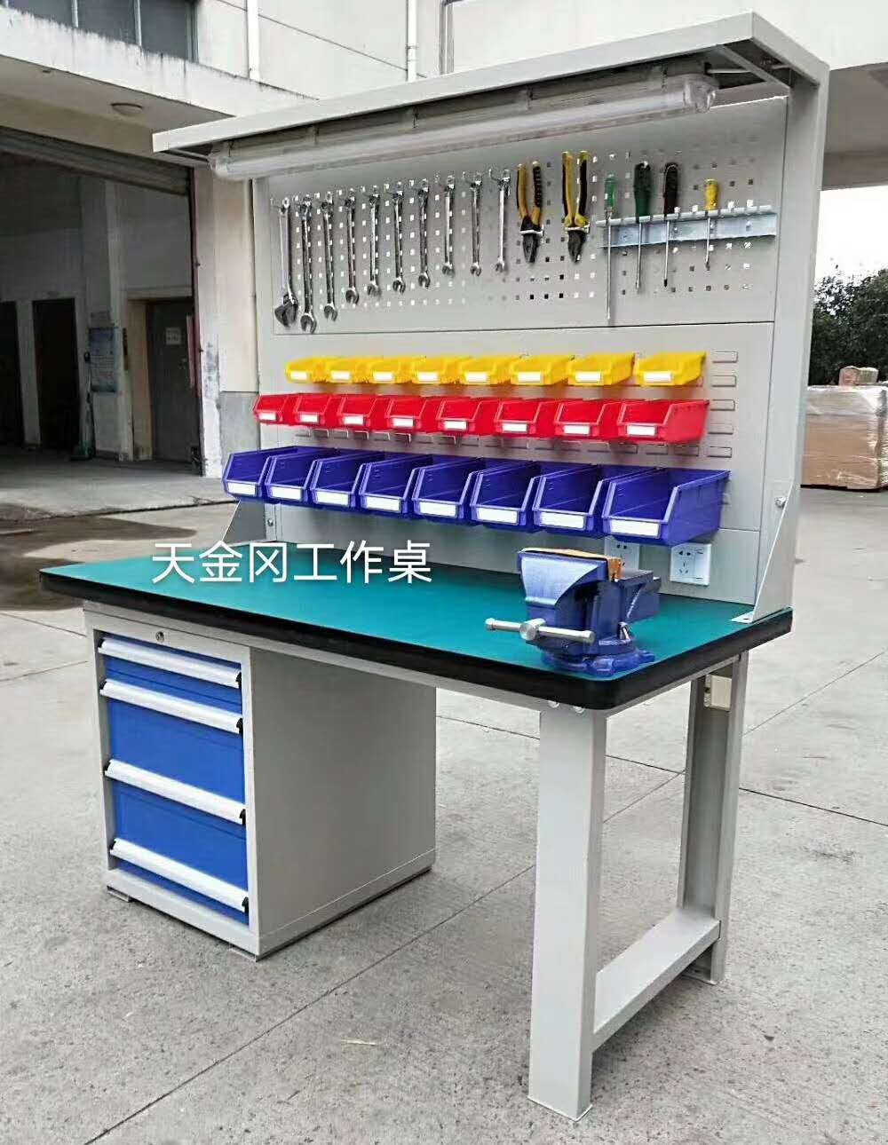 技校車間鉗工工作臺生產(chǎn)商