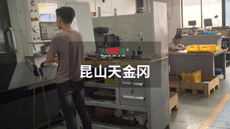工具柜廠家哪個(gè)好，天金岡告訴你-品質(zhì)鑄就品牌！
