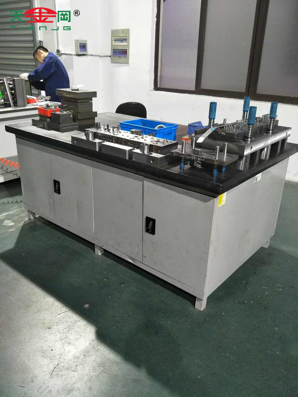 鉗工工作臺(tái)防靜電【天金岡】